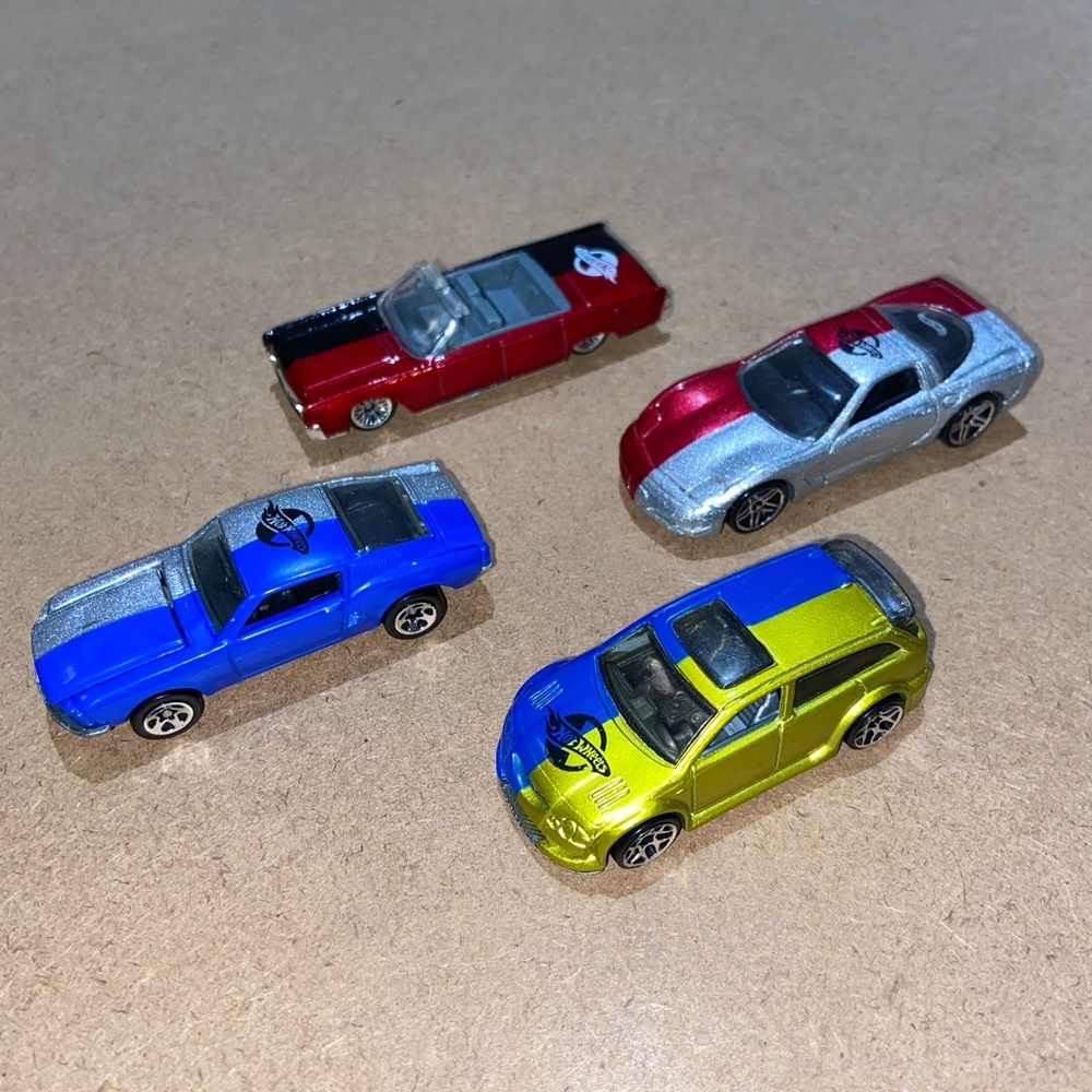 HOT WHEELS Dual Color Editions Mixed Lot Of 4ea Total Diecast Car Toys